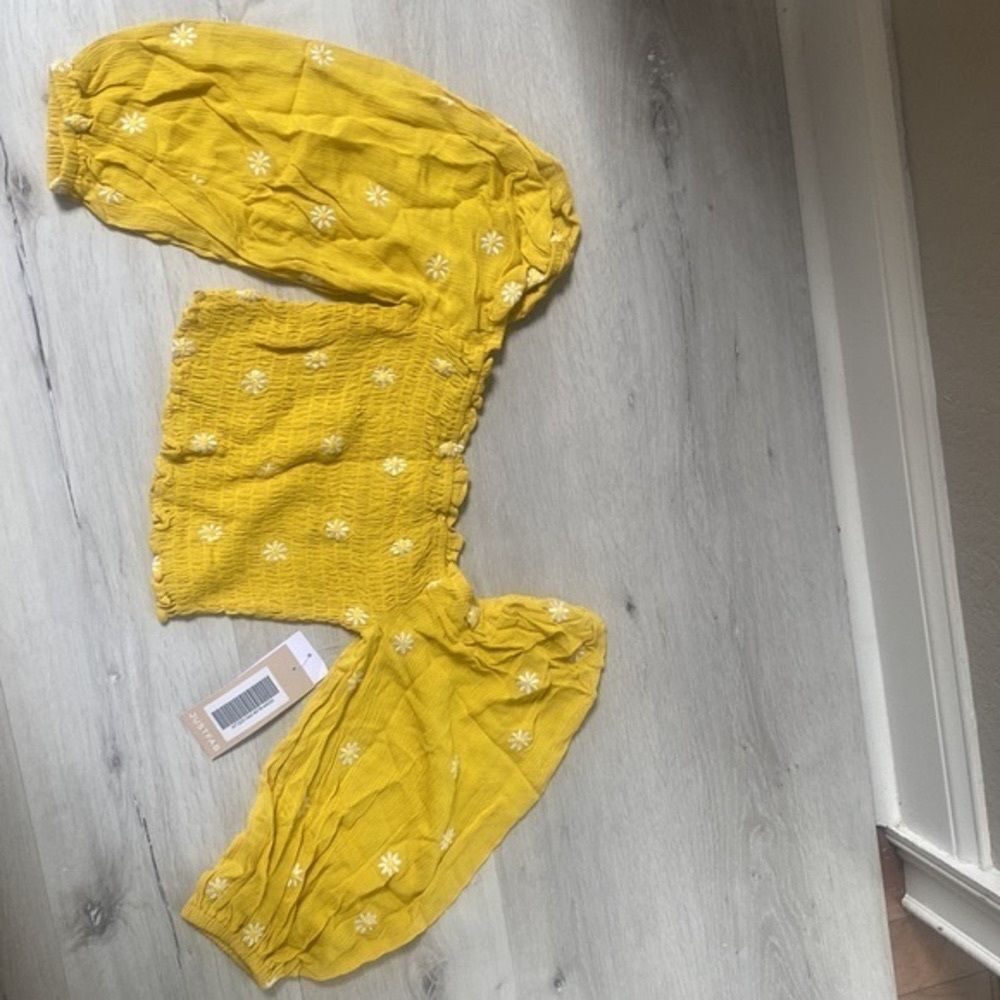 Justfab smocking Gauze Daisy Top Super Lemon S NWT - Picture 6 of 6